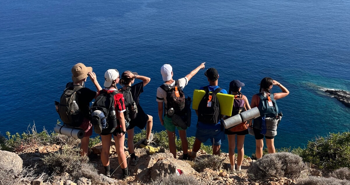 Les activités proposées par les sorties loisirs : karting, musée, accrobranche, escape game...,